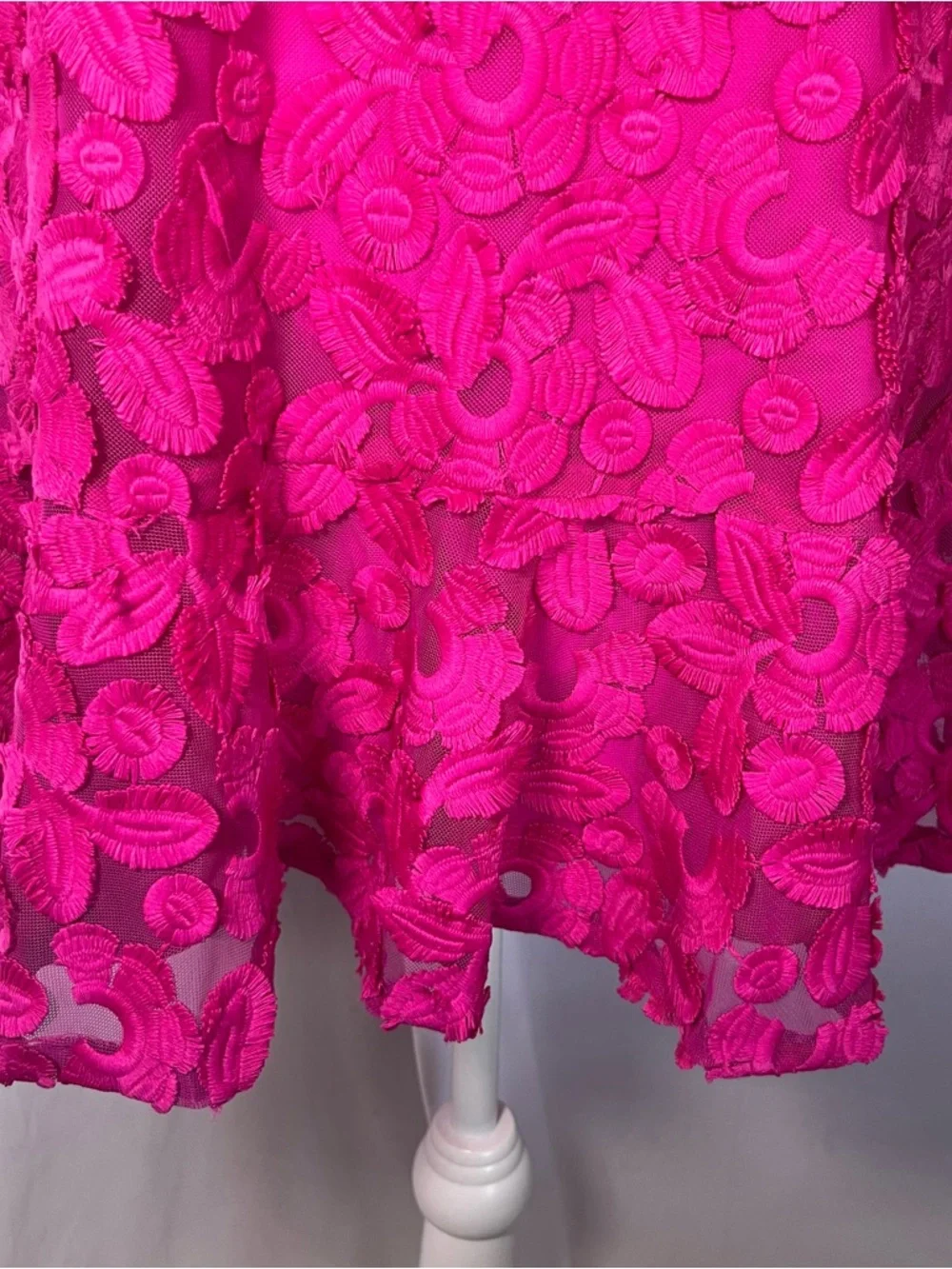 Trina Turk Floral Appliqué Lace Sleeveless Drop Waist Cocktail Dress Fuchsia 2 - Picture 6 of 9
